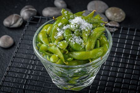 Эдамаме с копчёной морской солью