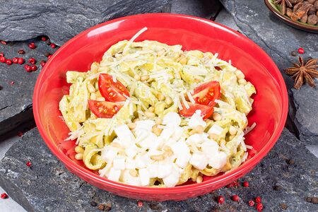 Паста Сливочный песто и моцарелла