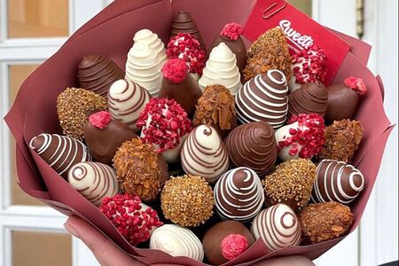 Букет клубники в шоколаде Caramel M