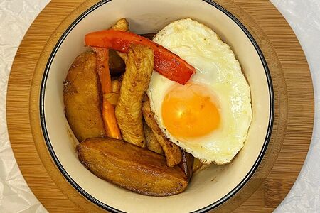 Вок картофель со свининой