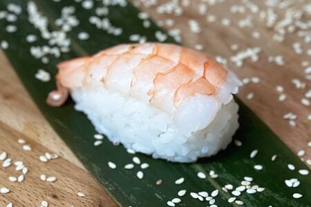 Суши с креветкой