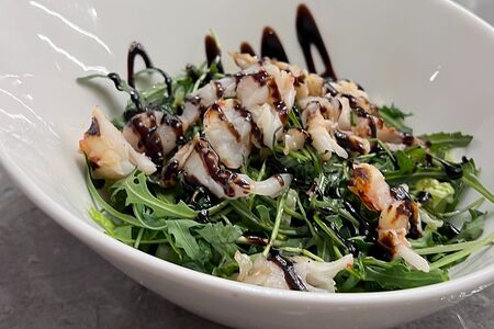 Зеленый салат с креветками