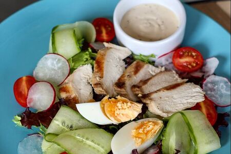 Салат с курицей