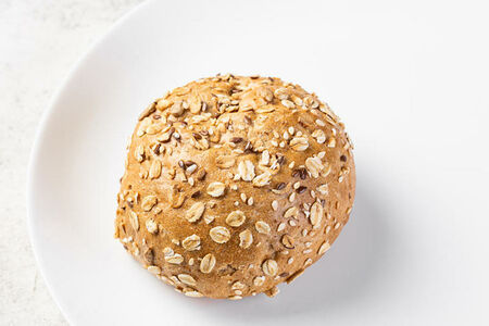 Булочка зерновая