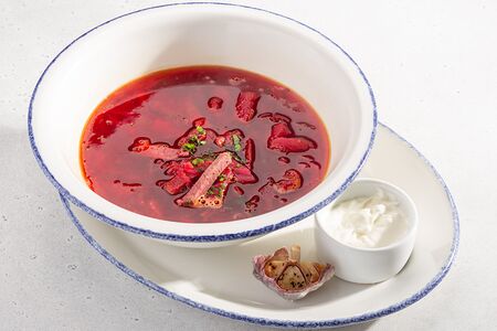 Борщ с пастрами