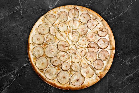 Груша и горгонзола