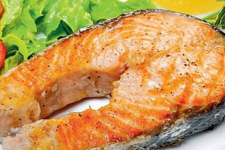 Стейк из семги на углях