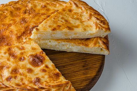 Большой пирог кавказские сыры 30см