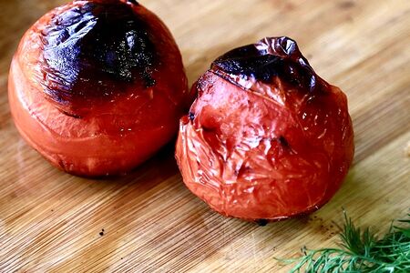 Помидор на мангале