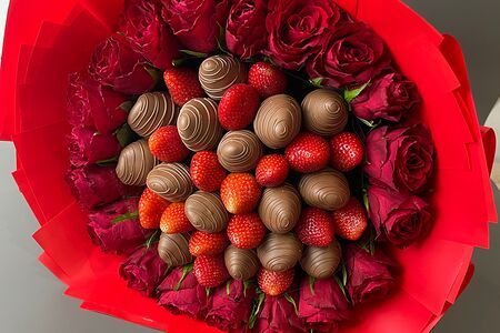 Букет с красными розами