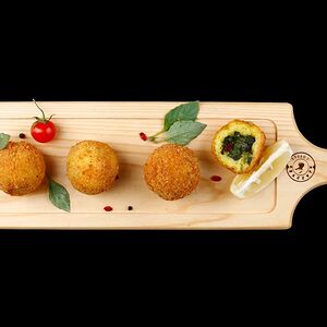 Արանչինի սպանախով և պանրով