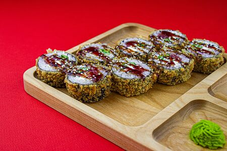 Ролл в темпуре с угрем