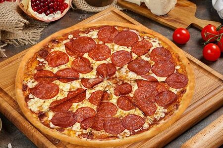 Пицца пепперони маленькая