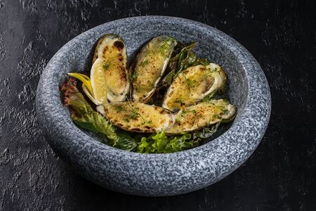 Мидии запеченные