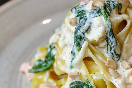 Феттуччине с лососем