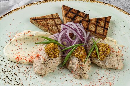 Форшмак с гренками