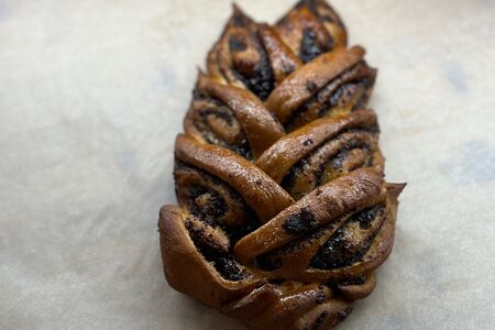 Булочка с маком