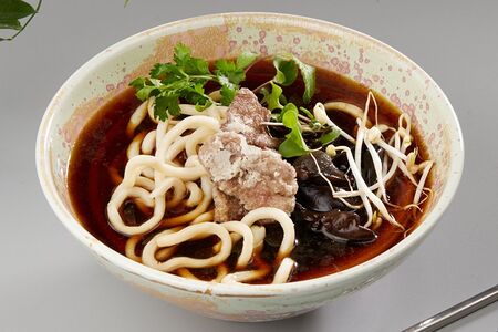 Китайский суп Императора Верона с говядиной и домашней лапшой