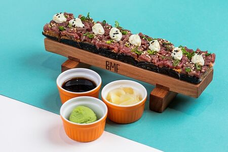 Осидзуси с тартаром из говядины