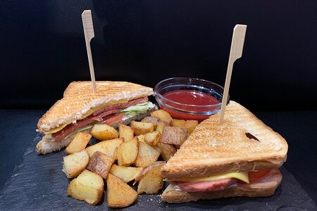 Сэндвич с ветчиной