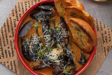 Соте из мидий в соусе Том Ям