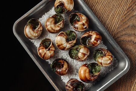 Улитки по-бургундски