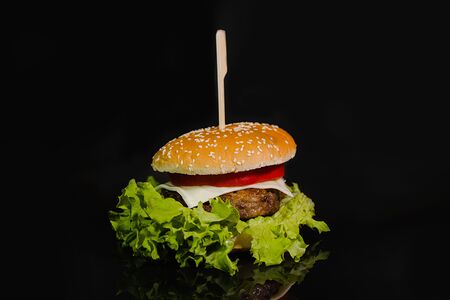 Бургер с натуральной куриной котлетой