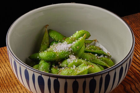 Эдамаме с кленовым сиропом и морской солью