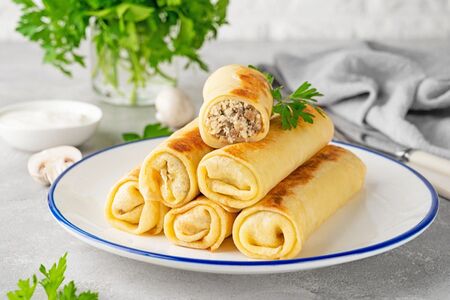 Блины с курицей и грибами
