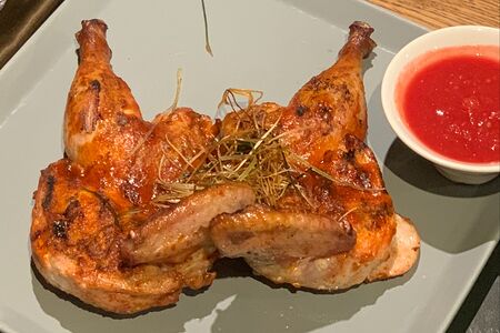 Цыпленок, томленый и обжаренный на гриле