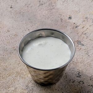 Сметана с чесноком