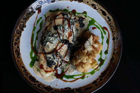 Камбала с вакаме и топлёными сливками