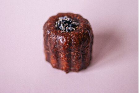 Канеле черника-лаванда