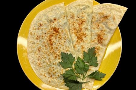 Кутаб с брызной и зеленью