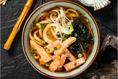 Удон с лососем