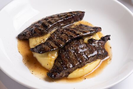 Телячья печень с картофельным пюре