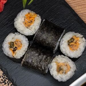 Маки с мидиями