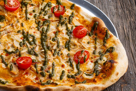 Пицца Цыпленок, грибы, песто