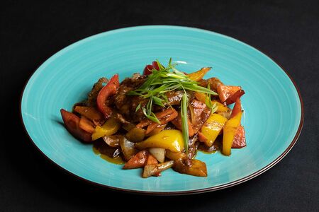 Говядина с овощами