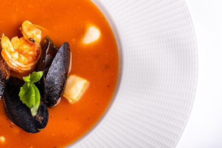 Суп томатный, морепродукты