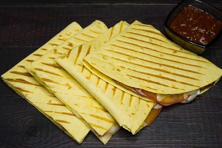 Кесадилья с беконом (половинка)