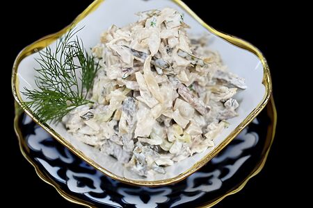 Русский салат с грибочками