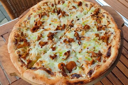 Пицца с лисичками