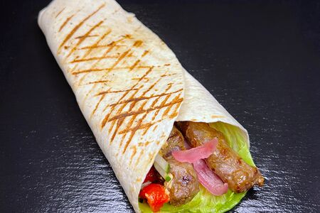 Чевапчичи в лаваше