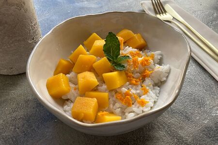 Рисовая каша с манго на кокосовом молоке