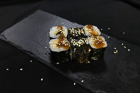 Маки с угрем