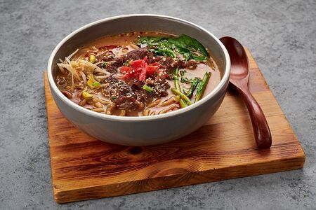 Острый рамен с говядиной