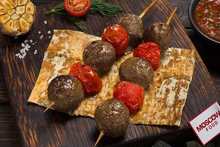 Мини-люля из говядины с томатами