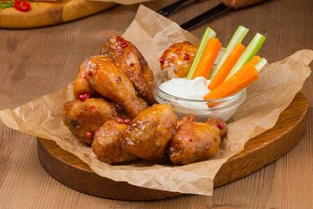 Крылышки медовые с чили