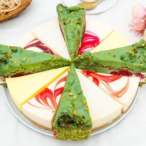 Торт ассорти Фисташковый с малиной и чизкейки